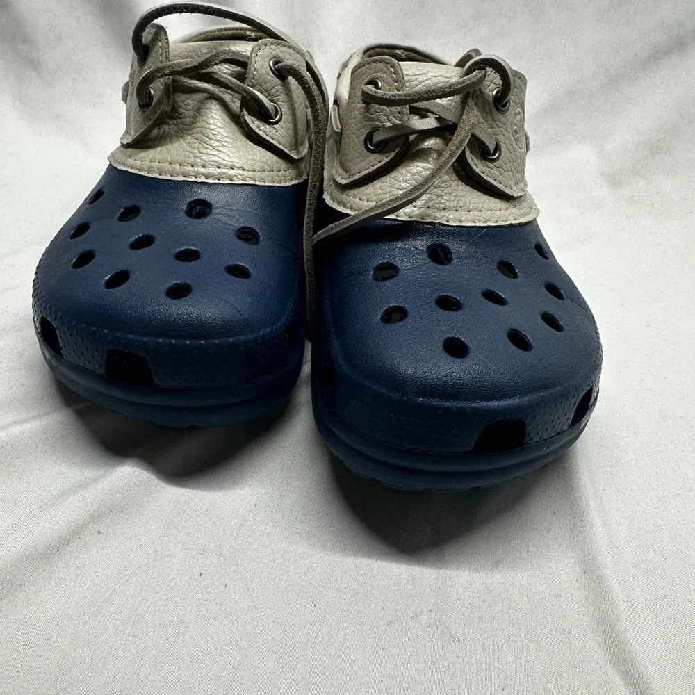 CROCS up 2000’s